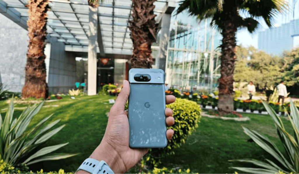Google Pixel phones found to have security flaws that control users’ data, report reveals Google Pixel phones found to have security flaws that control users’ data, report reveals